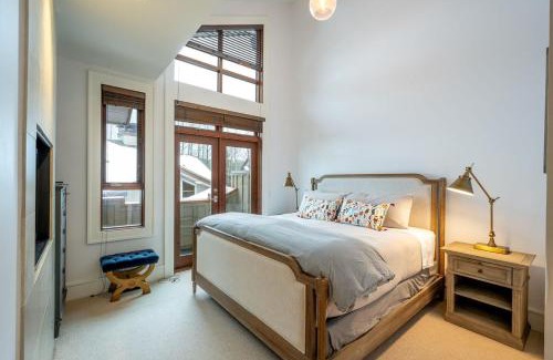 Whistler House | Fitzsimmons Walk 38 by Outpost Whistler