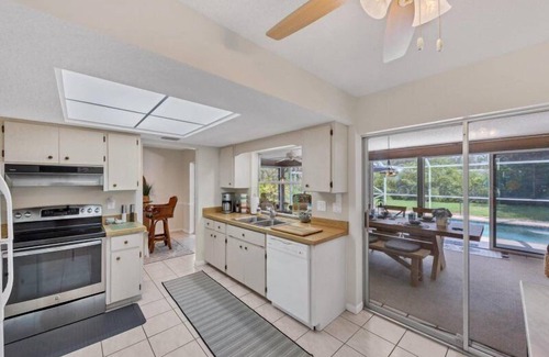 South Venice House | Five Beaches - walk to beach pool home