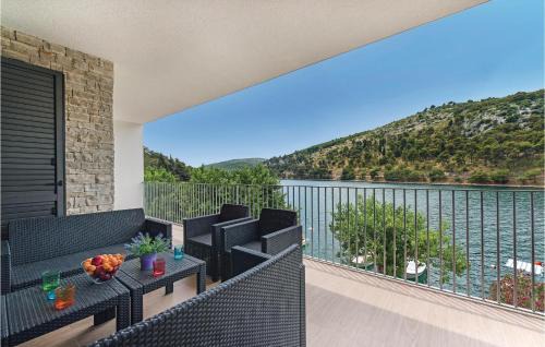 Zaton House | Five-Bedroom Holiday Home In Zaton