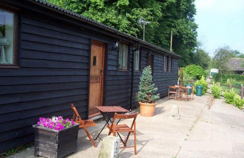 Elmsted Apartment | Five Cottages in AONB and a Obbit House!