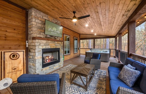 Broken Bow Cabin | Five Master King Suites, entertainment room, two bunkrooms, hot tub, smoker