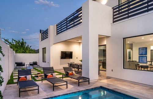 Southwest Village House | FIVE ON 5TH - POOL & CAMELBACK MOUNTAIN VIEWS