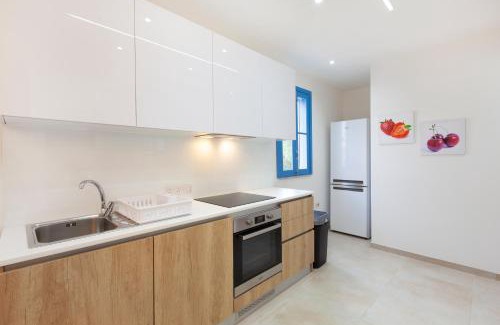 Floriana Apartment | FL56 - New 3storey House - private entrance & roof