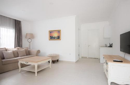 Bodrum City Center Hotel | Flag Suites +12