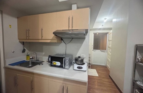 Highway Hills Condo | Flair Towers Condo near MRT Bonifacio and Shaw within Greenfields