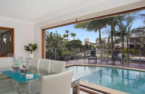 Broadbeach Waters House | Flamingo Key