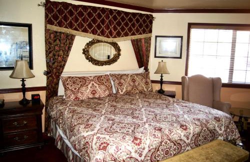 Coeur d'Alene Hotel | Flamingo Motel