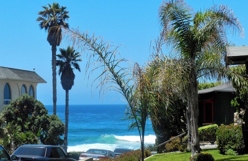 Beach Barber Tract House | FLASH SALE!* FIRST CLASS ACCOMMODATIONS AT COACH CLASS RATES! CLICK FOR DETAILS