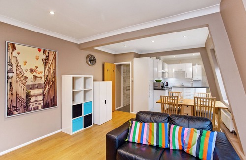 Winchester Apartment | Flat 08 Westgate House