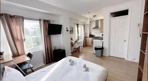 Chelsea Riverside Apartment | Flat 16 Augustine