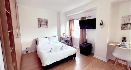 Chelsea Riverside Apartment | Flat 16 Augustine