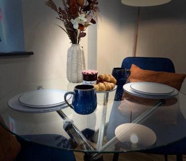 Borehamwood Apartment | Flat 2, Majestic House, 18 Shenley Road, Borehamwood, Hertfordshire WD6 1DL, Borehamwood