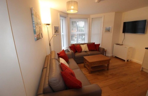 Bournemouth Apartment | Flat 8 Palm Court