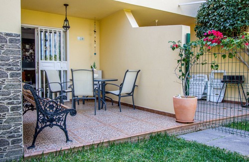 Sonnenland Ski Chalet | Flatguest Villa Martina - BBQ + Pool + Garden