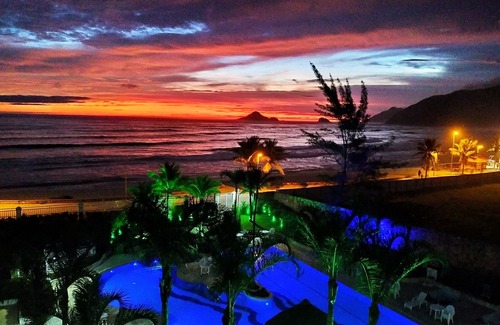 Recreio dos Bandeirantes Resort | flat foot on the sand