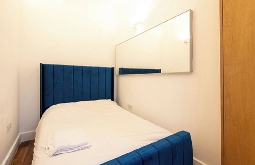 Royal Borough of Kensington and Chelsea Apartment | Flat in Kensington