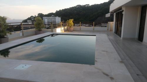 Leblon Apartment | Flat in Leblon Inn with Pool, Wi-Fi and Sauna