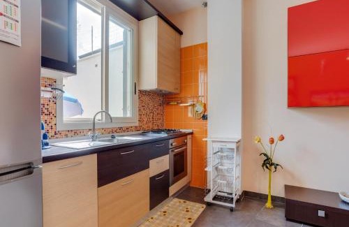 Reitani Apartment | Flat near the sea with air conditioning and patio