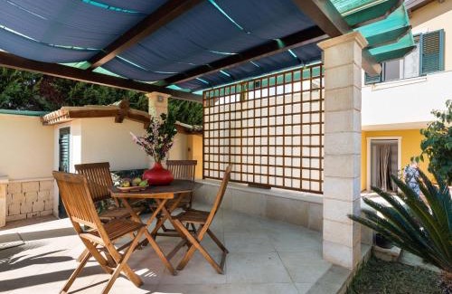 Reitani Apartment | Flat near the sea with air conditioning and patio