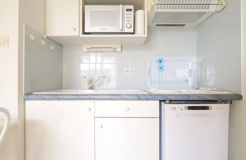Chateau-d'Olonne Apartment | Flat quartier La Pironnière Les Sables - 4 people