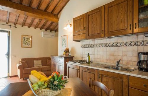 Castelfiorentino House | Flat with shared pool and air conditioning