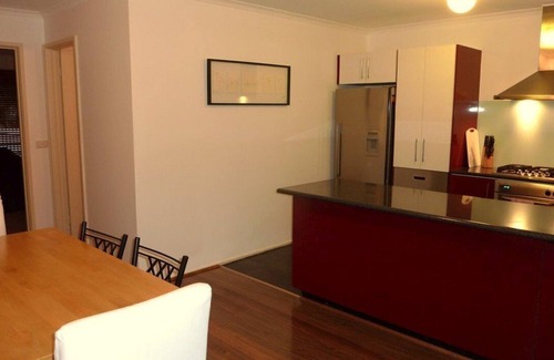 Kensington House | Flemington RC - Melb Showgrounds - Perfect Location - Charan Lane @ Kensington