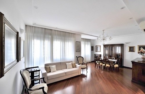 Tor di Quinto Apartment | FleminHouse in Rome's posh and elegant neighborhood 10 min from the Vatican