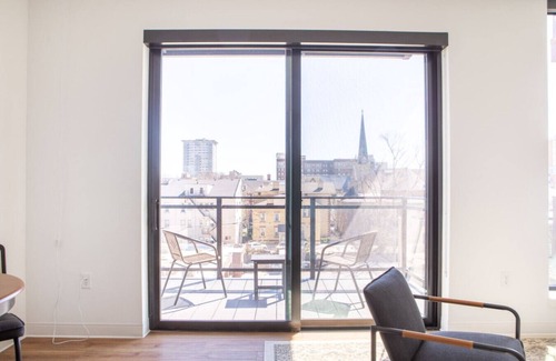 East Town Apartment | Flexhome East Side 1BR NO3 - Balcony+Pool+Gym