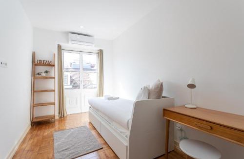 Baixa Apartment | FLH Downtown Central Flat with Balcony