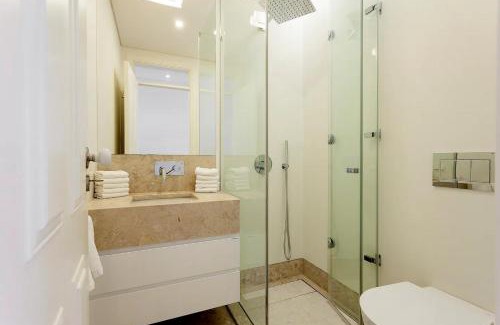 Alfama Apartment | FLH Mouraria Art Apartment with Pool