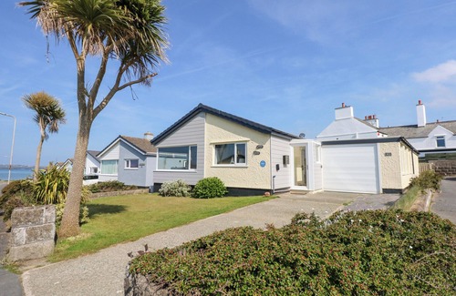 Rhosneigr Cottage | FLIP FLOPS, pet friendly, country holiday cottage in Rhosneigr