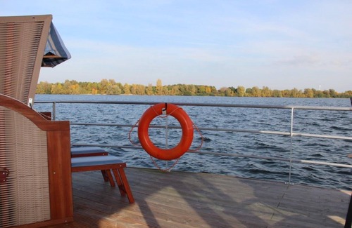 Vynen House | Floating 44 Komfortable Hausboote bei Xanten mit Tollem Seeblick