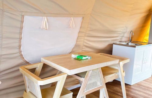 Kaputian Boat Rental | Floating Home in Reef Resort Unit 6