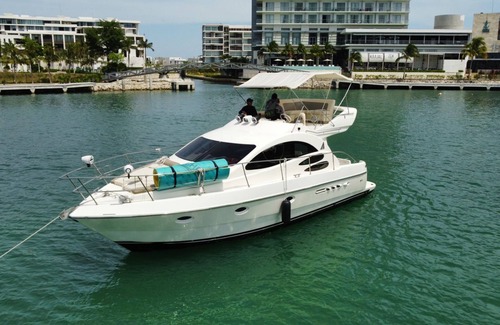 Zona Hotelera Boat Rental | Floating Loft IV - Cancun Mexico HZ - 44' - 2bed 1bath by Floating Lofts, Inc.