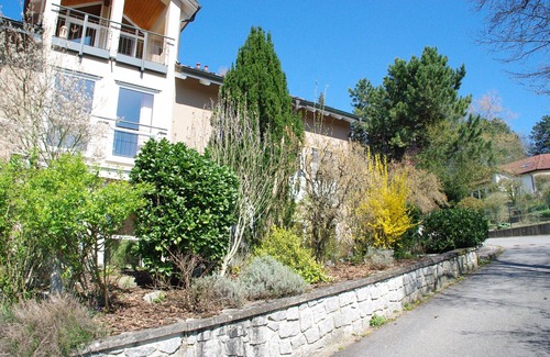 Laudenbach Condo | Flooded with light and a wide view of 100 m2