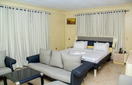 Ikeja Hotel | Flora Suites