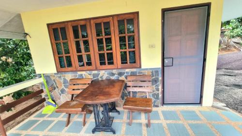 Maret Resort | Floral House