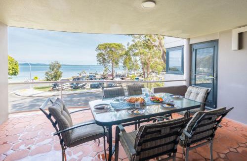 Nelson Bay Apartment | Florentine, 8 11 Columbia Close - opposite the beach with Air con and water views