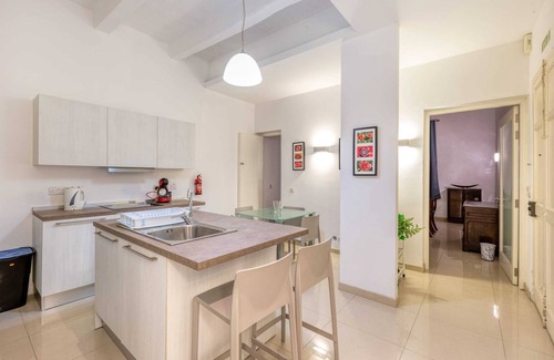 Floriana Apartment | Floriana Suite-hosted by Sweetstay