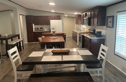 Tomoka Farms Cottage | Florida Country Paradise, minutes from the beach and speedway, bikers heaven