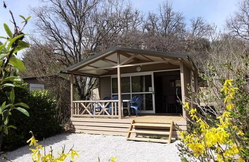 Esparron-de-Verdon Villa | Flower Camping La Beaume * - Cottage not classified 55m2 2 bedrooms + Terrace + BBQ 6 to 11 people - 6 pers. included in the tariff