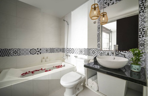 Ngu Hanh Son Hotel | Flower Hotel
