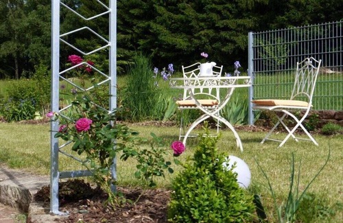 Schwedelbach House | Flower magic at the Birnbaumhof
