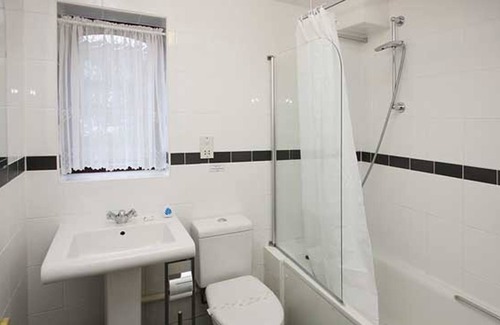 Poole Cottage | Flutes, Poole
