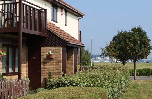 Poole Cottage | Flutes, Poole
