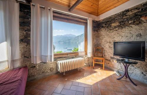 Pettenasco Apartment | FLUX apprtamento direttamente sul lago dOrta