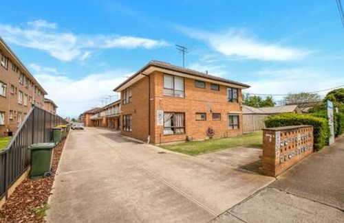 Melbourne Apartment | Fly Around Town in Pocket Rocket