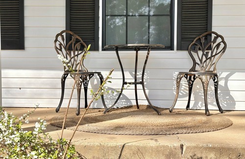 Mount Pleasant House | Folktale Cottage & Farmhouse Retreat