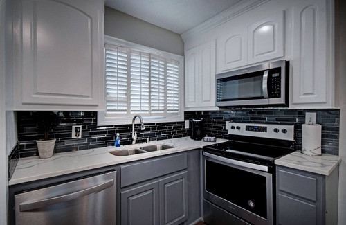 Fondren Apartment | Fondren "InStyle" Elegance: Indoor-Outdoor Charm