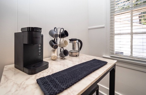 Fondren House | Fondren *King* Bed House in the Heart of Jackson